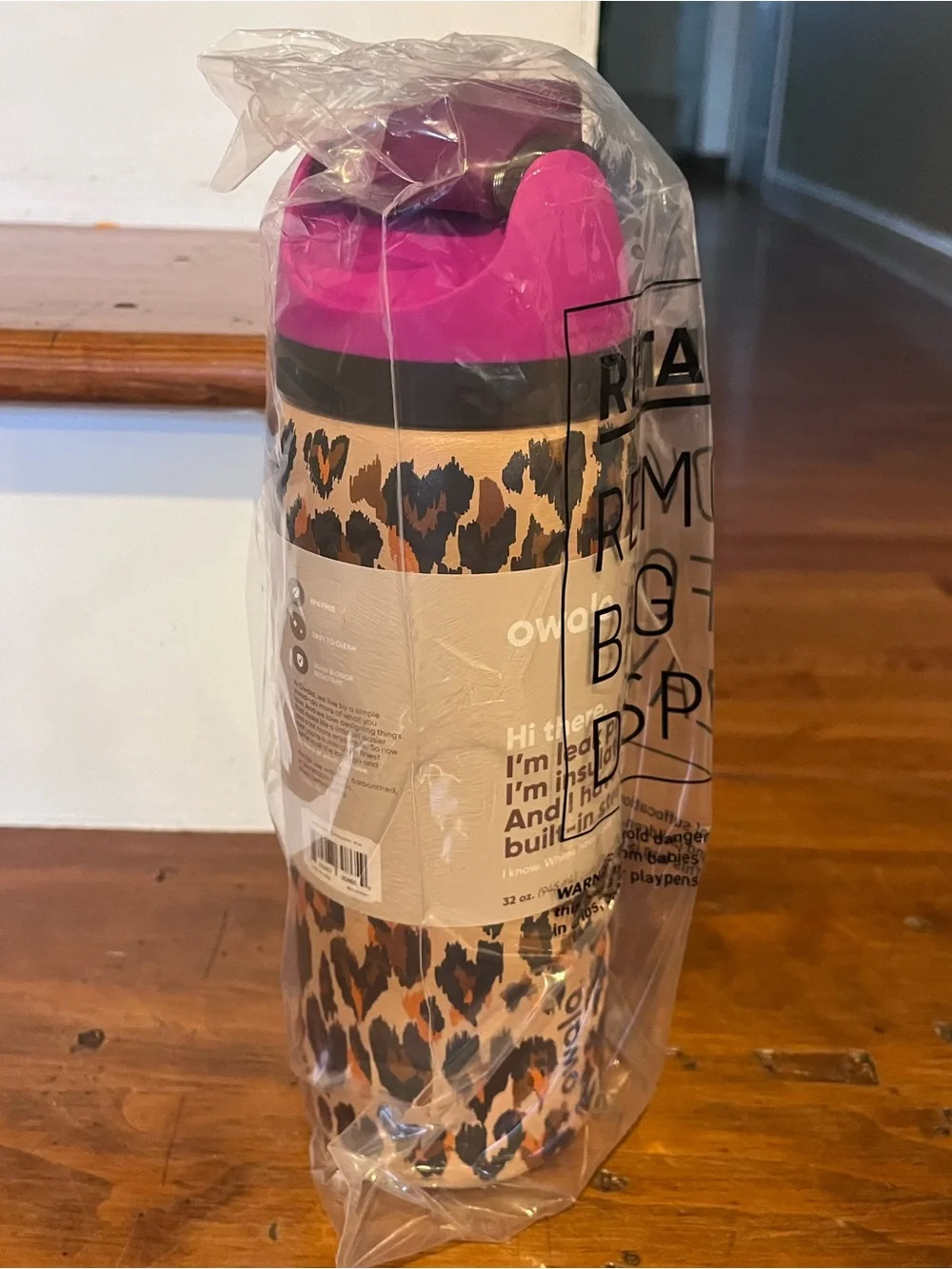 Owala UO Exclusive Wild At Heart FreeSip 32 oz Water Bottle, NWT